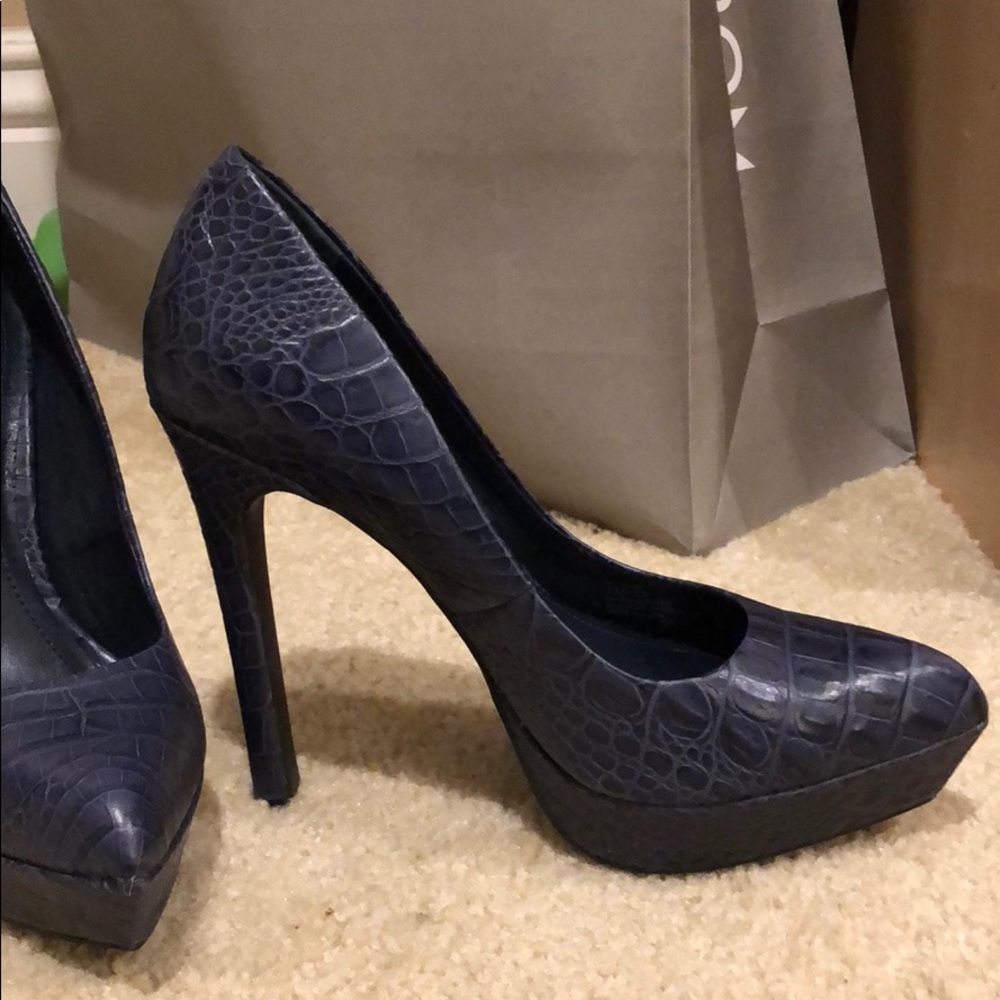 BCBG Generation heels - Picture 3 of 3